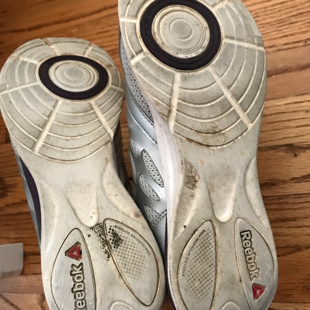 Reebok - Picture 4 of 5